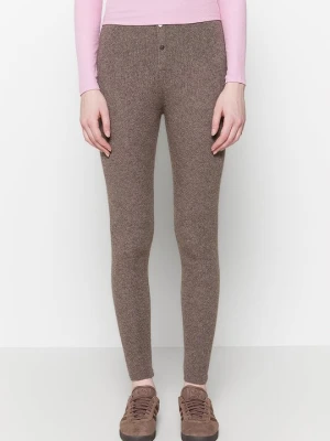 Spodnie materiałowe FTC Cashmere brązowy