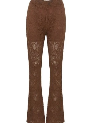 Spodnie materiałowe Gestuz