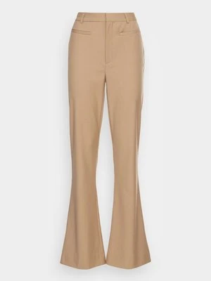 Spodnie materiałowe Gestuz