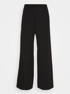 Spodnie materiałowe Gestuz