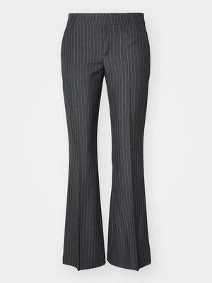 Spodnie materiałowe Gina Tricot