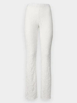 Spodnie materiałowe Gina Tricot