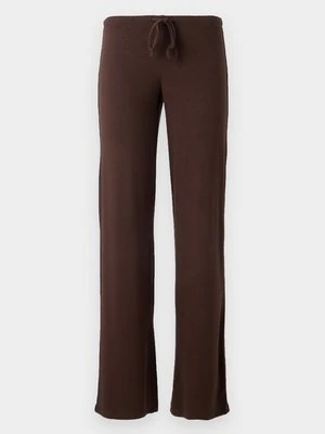 Spodnie materiałowe Gina Tricot