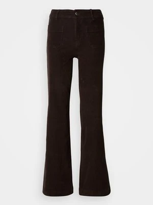 Spodnie materiałowe Gina Tricot