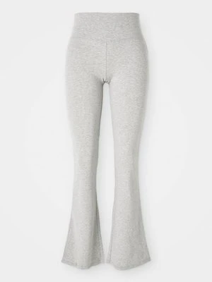 Spodnie materiałowe Gina Tricot