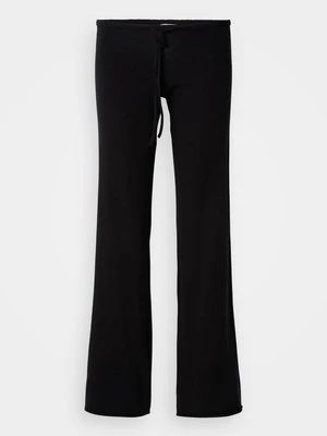 Spodnie materiałowe Gina Tricot