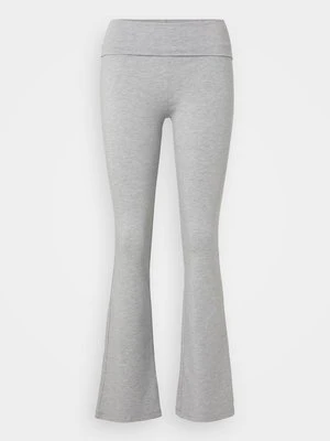 Spodnie materiałowe Gina Tricot Petite