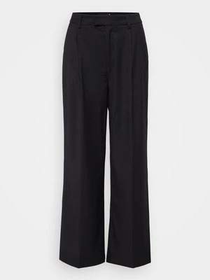 Spodnie materiałowe Gina Tricot Petite