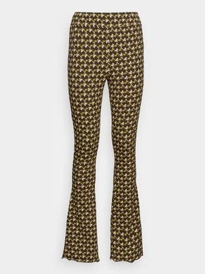 Spodnie materiałowe Glamorous