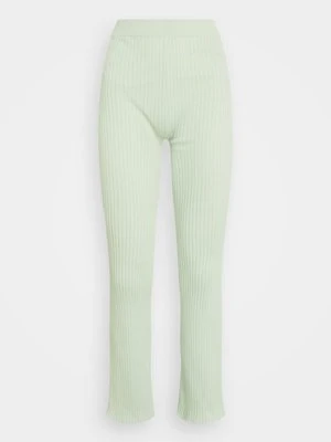 Spodnie materiałowe Glamorous Petite