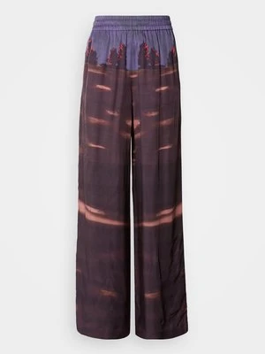 Spodnie materiałowe Lacoste