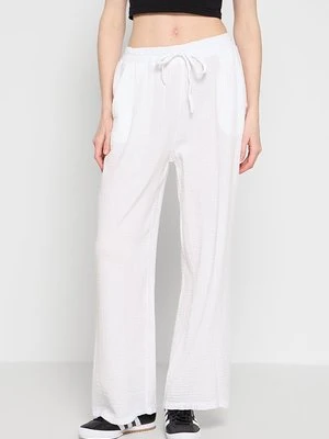 Spodnie materiałowe Le Monde du Lin