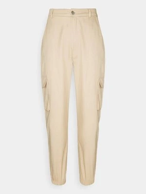 Spodnie materiałowe Missguided Petite