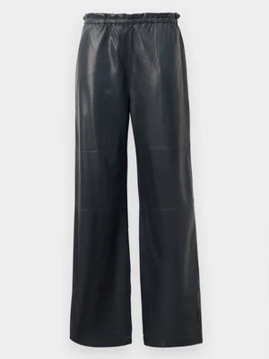 Spodnie materiałowe Nanushka