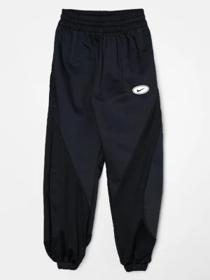 Spodnie materiałowe Nike czarny