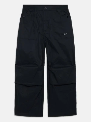 Spodnie materiałowe Nike czarny