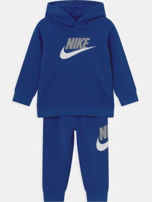 Spodnie materiałowe Nike niebieski