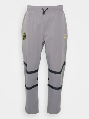 Spodnie materiałowe Nike Performance