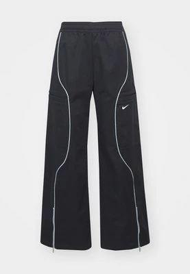 Spodnie materiałowe Nike Sportswear