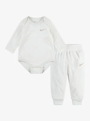 Spodnie materiałowe Nike Sportswear