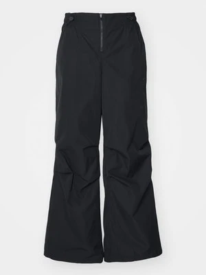 Spodnie materiałowe Nike Sportswear