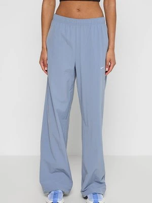 Spodnie materiałowe Nike Sportswear