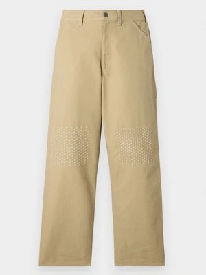 Spodnie materiałowe Nike Sportswear