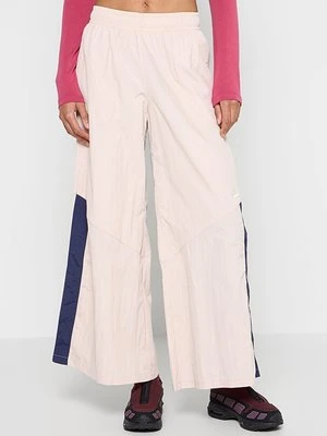 Spodnie materiałowe Nike Sportswear