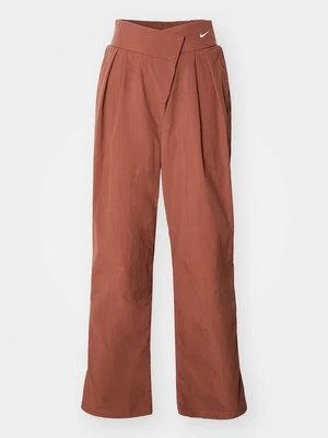 Spodnie materiałowe Nike Sportswear