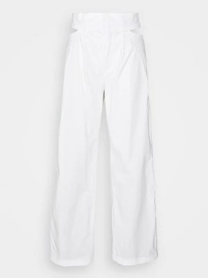 Spodnie materiałowe Nike Sportswear