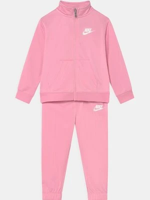 Spodnie materiałowe Nike Sportswear