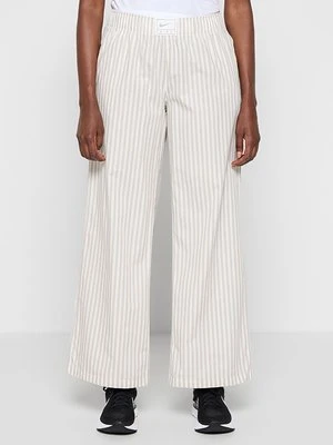 Spodnie materiałowe Nike Sportswear