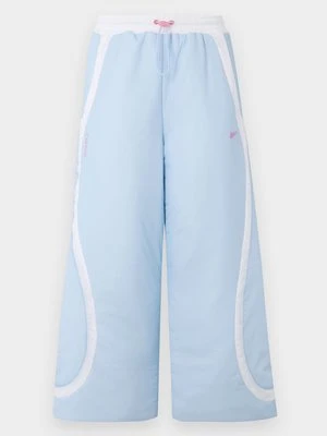 Spodnie materiałowe Nike Sportswear