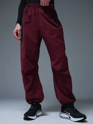 Spodnie materiałowe Nike Sportswear