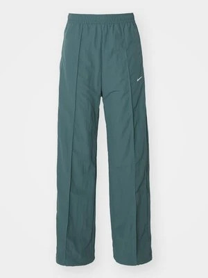 Spodnie materiałowe Nike Sportswear