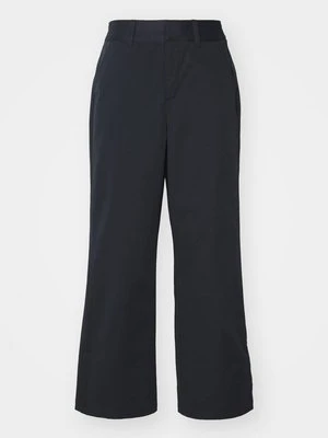 Spodnie materiałowe Nike Sportswear