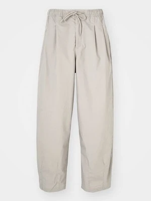 Spodnie materiałowe Nike Sportswear