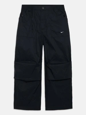 Spodnie materiałowe Nike czarny