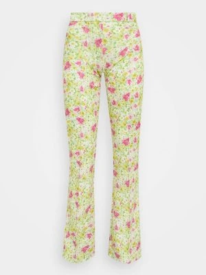 Spodnie materiałowe Nly by Nelly