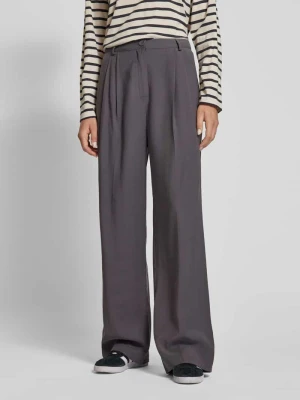 Spodnie materiałowe o kroju regular fit z zakłądkami w pasie Jake*s Casual