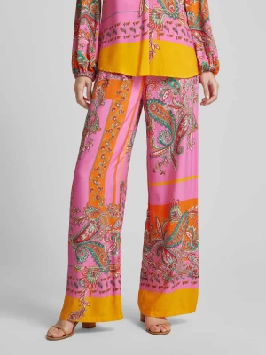 Spodnie materiałowe o kroju regular fit ze wzorem paisley Emily Van den Bergh