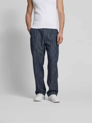 Spodnie materiałowe o kroju relaxed fit z detalem z logo Closed Ciemnoniebieski