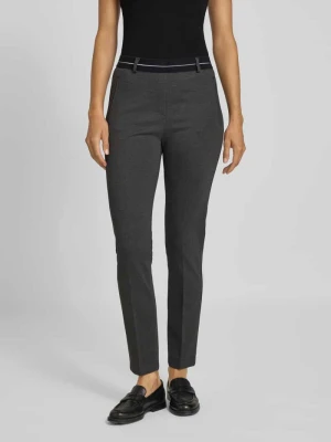 Spodnie materiałowe o kroju slim fit z zakładkami w pasie model ‘Lillyth’ Raphaela By Brax Antracytowy