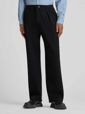 Spodnie materiałowe o kroju straight fit z zakładkami w pasie Guess