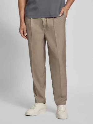 Spodnie materiałowe o kroju tapered fit z zakładkami w pasie model ‘Haakan’ casual friday