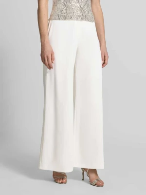 Spodnie materiałowe o kroju wide fit z haftką i zamkiem błyskawicznym Swing