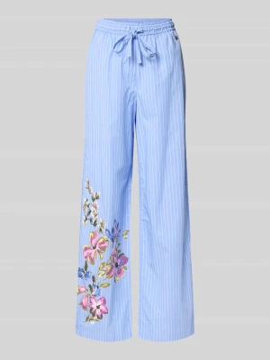 Spodnie materiałowe o kroju wide fit z kwiatowym nadrukiem FYNCH-HATTON