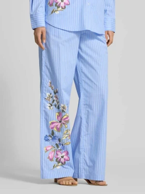 Spodnie materiałowe o kroju wide fit z kwiatowym nadrukiem FYNCH-HATTON