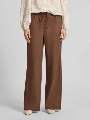 Spodnie materiałowe o kroju wide fit z tylną kieszenią Oui