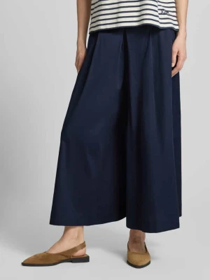 Spodnie materiałowe o kroju wide fit z zakładkami w pasie Christian Berg Woman